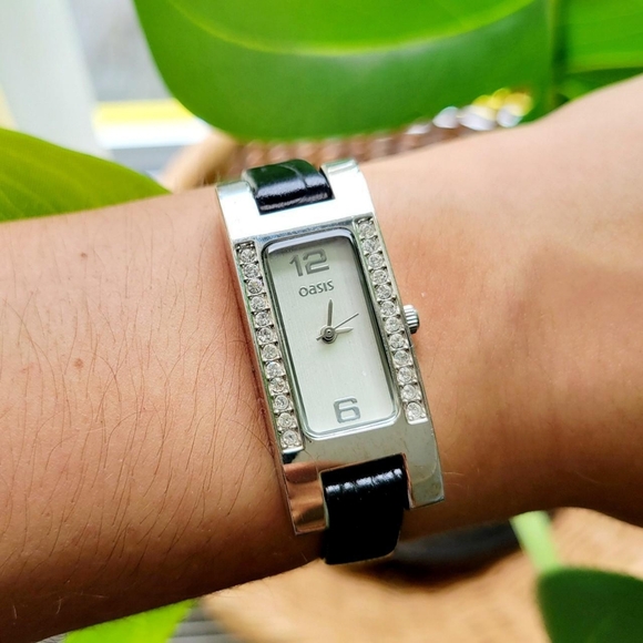 Classic Oasis Rhinestone Watch - Picture 5 of 12